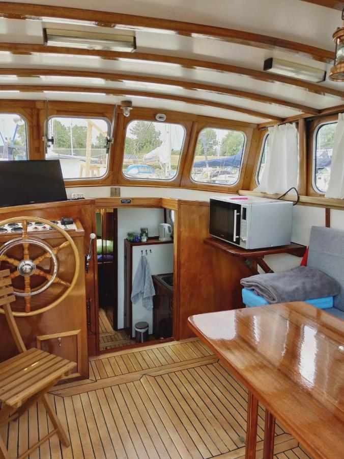 Prive B&B Motorsailer Rataplan Kamperland Exterior foto